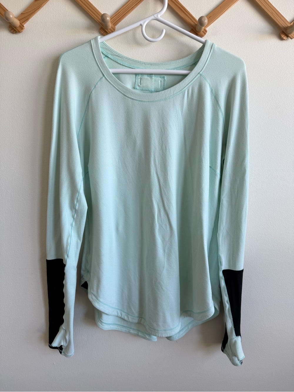 Lululemon activewear running longsleeve top